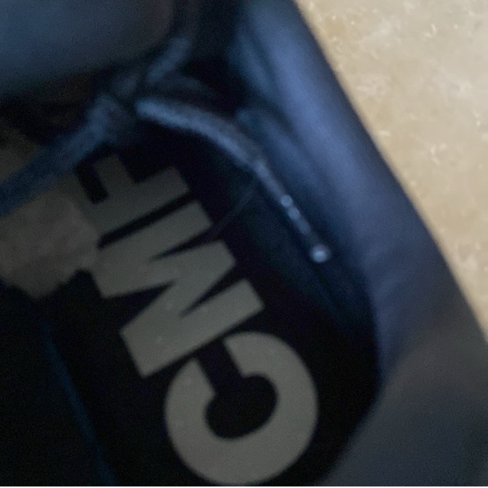 Men’s Jordan CMFT 10.5 Black and White - Picture 3 of 5